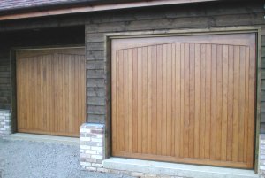 how to manually open garage door when power is out